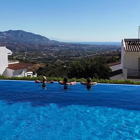 Lejlighed Golf Sea Retreat La Mairena East Marbella